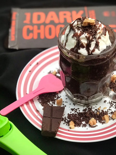 ઈન્સ્ટન્ટ મગ બ્રાઉની (Instant Cup Brownie Recipe in Gujarati) રેસીપી મુખ્ય ફોટો