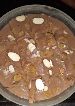 A picture of Fruit biscuits fudge ice cream.