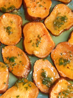 Foto principal de Batatas horneadas con salsa de cilantro y ajo