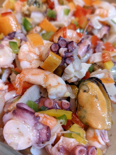 Una foto de Salpicón de gambas, pulpo y mejillones