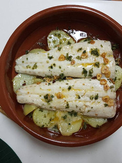 Una foto de Merluza al horno con patatas hervidas!! Riquísimaaaa😉
