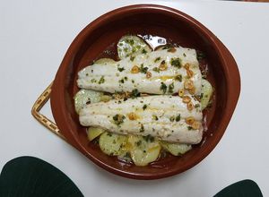 Foto principal de Merluza al horno con patatas hervidas!! Riquísimaaaa😉