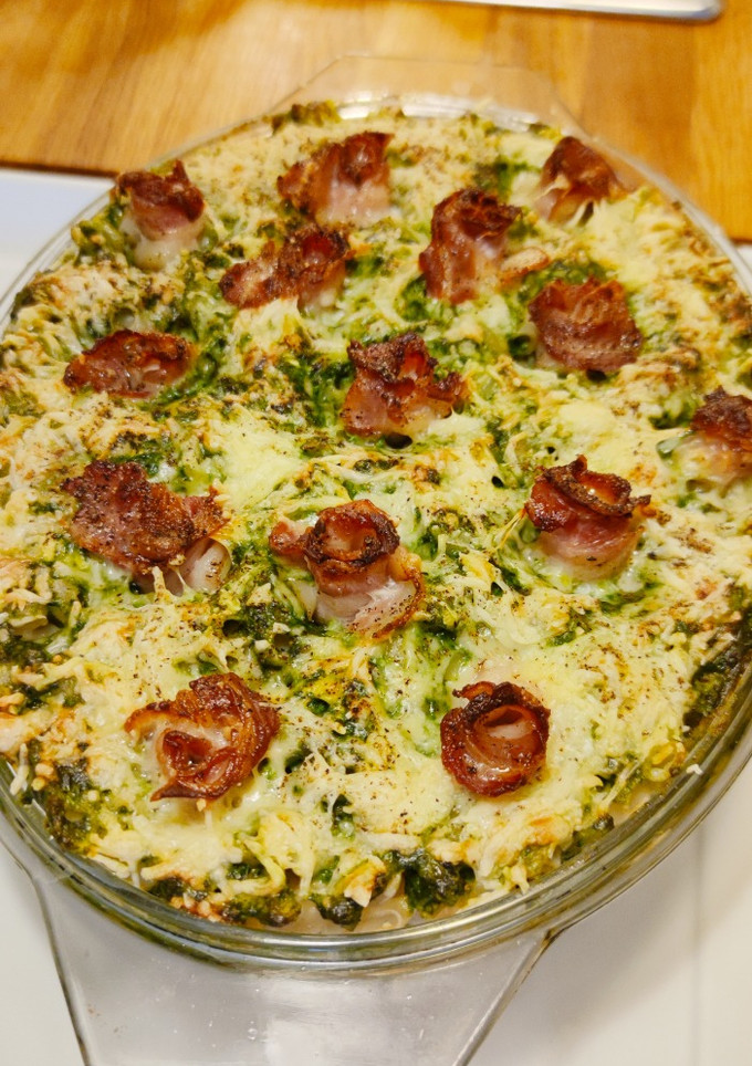 Una foto de Pasta con crema de espinacas y bacon
