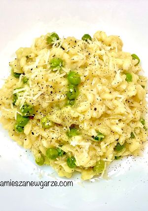 Zdjęcie przepisu Domowe risotto z groszkiem.