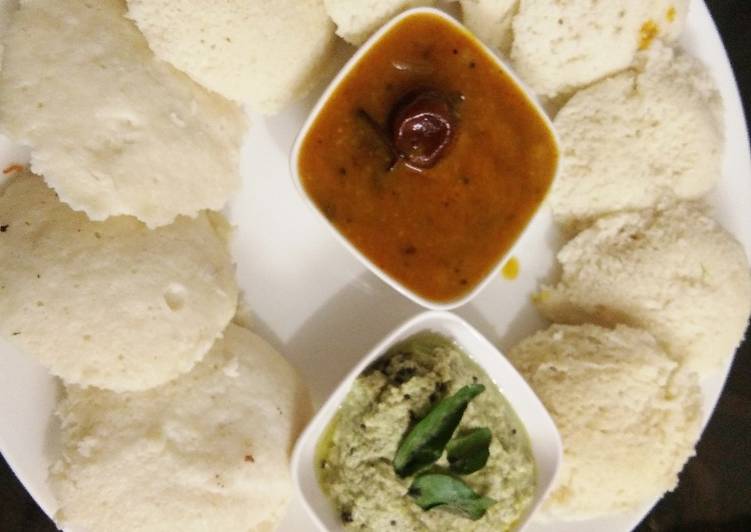 Healthy Oats Stuffed Soft Idli Sambhar with coconut chutney