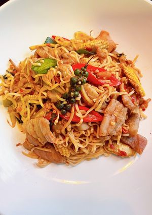A picture of Drunken-Style Stir-Fried Instant Noodles (Pad Kee Mao Mama).