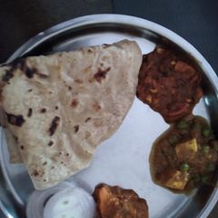A picture of Kaju kurma.