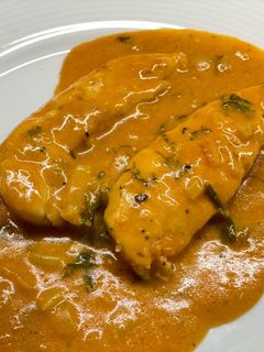 Una foto de Solomillos de pollo en salsa de coco