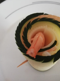 Una foto de Calabacín con langostinos