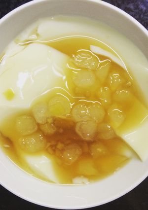Hình của món Sữa đậu nành và đậu hũ nước đường lá dứa trân châu.