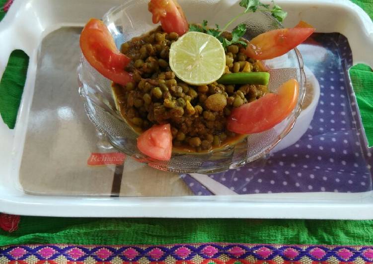 Recipe of Homemade Healthy sprout moong subzi