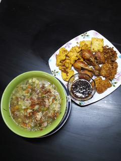 Foto resep Sup sayur pentol sosis,sambal kecap dan ayam tahu tempe ungkep