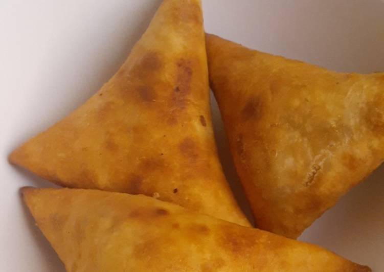 Bomb💣 Chicken Samosas