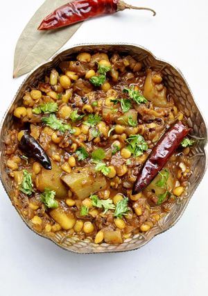 A picture of Achari Lauki Chana Dal.