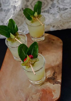 A picture of Starfruit Shots.
