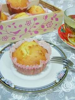 (簡單‧無泡打粉)蜂蜜杯子蛋糕 的食譜成品照片