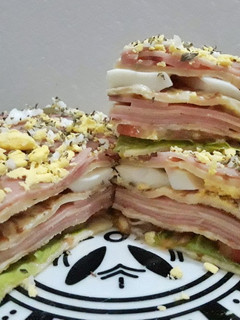 Una foto de Mini torre de panqueques súper fácil y económica