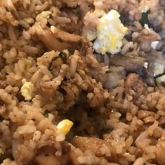 A picture of Thai style pulled chicken fried rice.