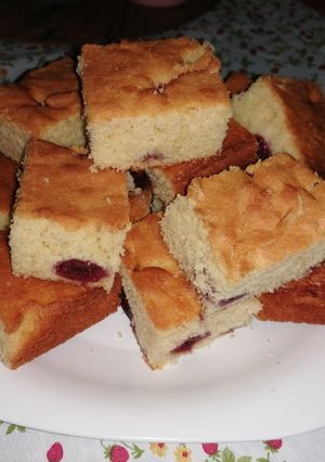 Meggyes piskóta recept fotója