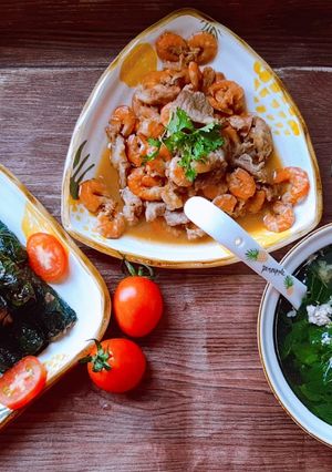 Hình của món Cơm nhà đơn giản.