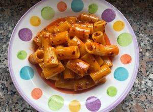 Foto di Mezze Maniche con Crema all’Uovo, Parmigiano e Nduja