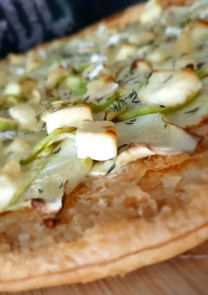 Une photo de Tarte fine courgettes / chaource