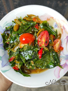Foto resep Tumis Daun Melinjo Pedas