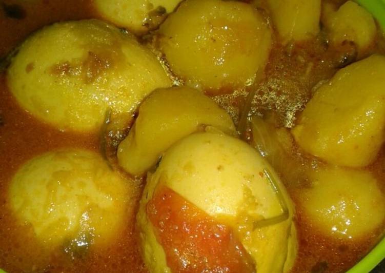 Steps to Prepare Super Quick Homemade Potatoes and egg curry
