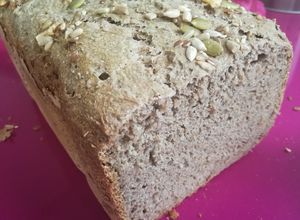 Foto principal de Pan de espelta con espirulina en panificadora