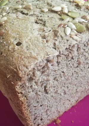 Foto principal de Pan de espelta con espirulina en panificadora