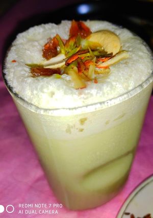 केसर ठंडाई (Kesar thandai recipe in hindi) रेसिपी मुख्य फोटो