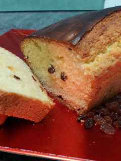 Una foto de Plum Cake con papaya desecada y pasas de Corinto