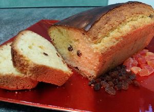Una foto de Plum Cake con papaya desecada y pasas de Corinto