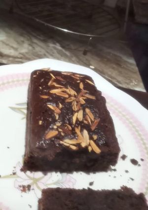 चॉकलेट स्लाइस केक (chocolate slice cake recipe in Hindi) रेसिपी मुख्य फोटो