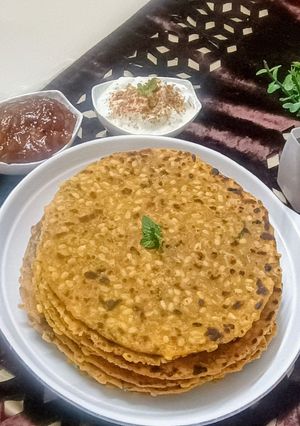 राजस्थानी स्टाइल मूंग दाल परांठे रेसिपी मुख्य फोटो