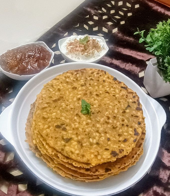 राजस्थानी स्टाइल मूंग दाल परांठे रेसिपी मुख्य फोटो