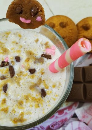 बिस्कुट चोको- वनीला केक शेक (Biscuit choco - vanilla cake shake recipe in Hindi) रेसिपी मुख्य फोटो