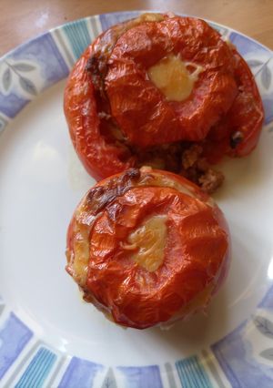 Una foto de Tomates rellenos de carne picada