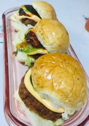 A picture of Anda Shami mini Burger with twist of Cheese.