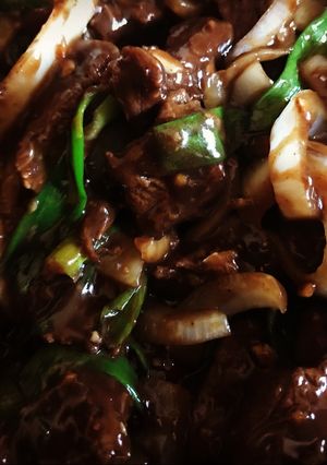 A picture of Mongolian Beef.