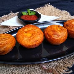 Potato Pakoda In Onion Bowl A picture of Potato Pakoda In Onion Bowl.