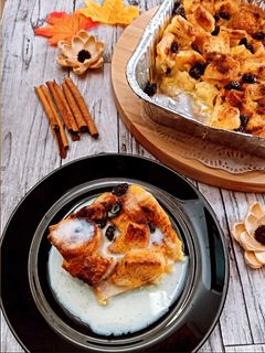 Foto resep Bread Pudding with Vanilla Sauce