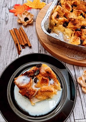 Foto resep Bread Pudding with Vanilla Sauce