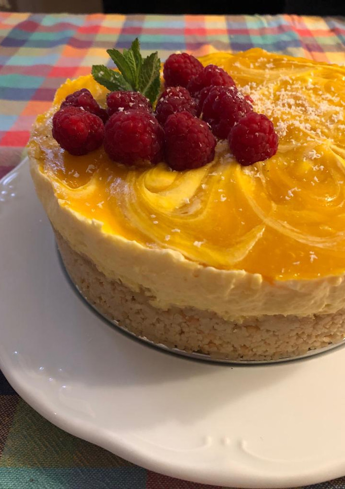 Una foto de Cheesecake de mango y chocolate blanco