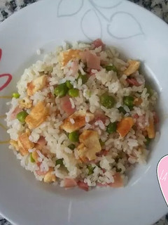 Una foto de Arroz tres delicias express estilo occidental