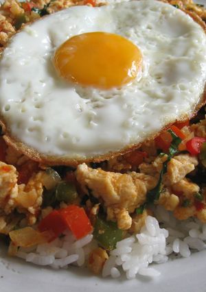 A picture of Thai Inspired Chicken & Basil Soboro Don.