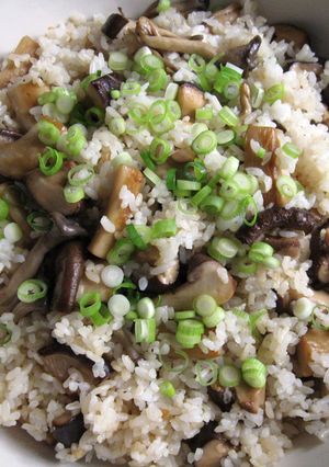 A picture of Asian Mushrooms & Garlic Mazegohan.