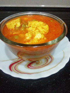 A picture of Jain Matar Paneer.