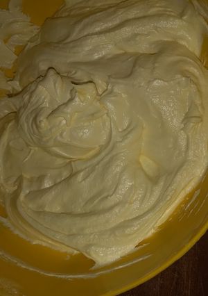 A picture of Buttercream frosting.