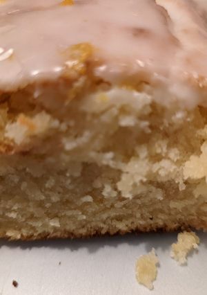 A picture of Gluten free lemon cake.